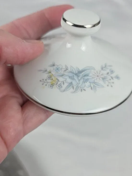 Mikasa Dresden Rose Sugar Bowl & Lid White with Blue and Pink Flowers on Rim - Picture 3 of 13